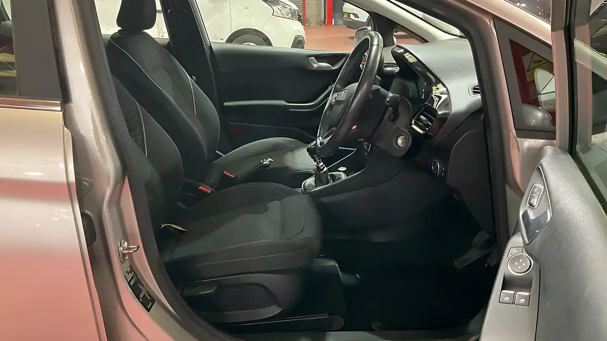 Used 2017 Ford Fiesta Zetec Silver - Interior and Exterior details 9