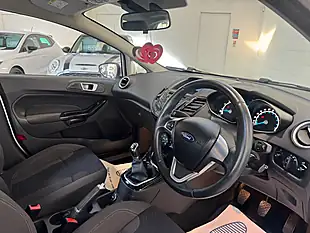 Used 2017 Ford Fiesta Zetec Silver - Interior and Exterior details 16