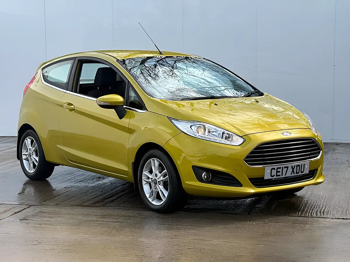 Used 2017 Ford Fiesta Zetec T Yellow - Front View