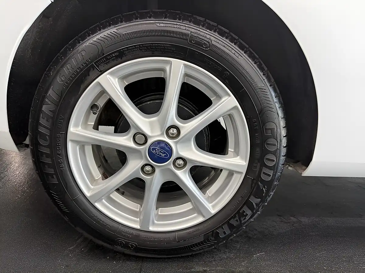Used 2017 Ford Fiesta Zetec White - Interior and Exterior details 18