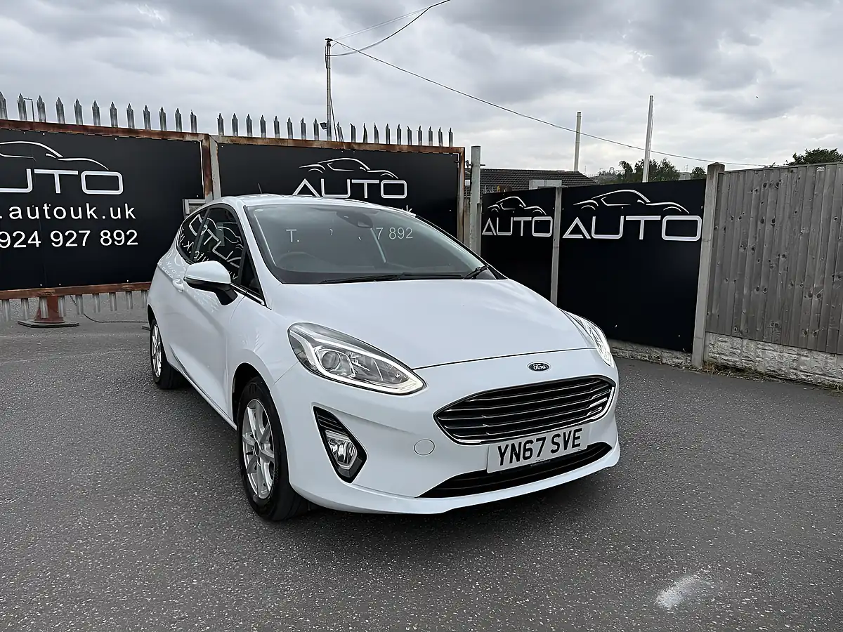 Used 2017 Ford Fiesta Zetec White - Front View