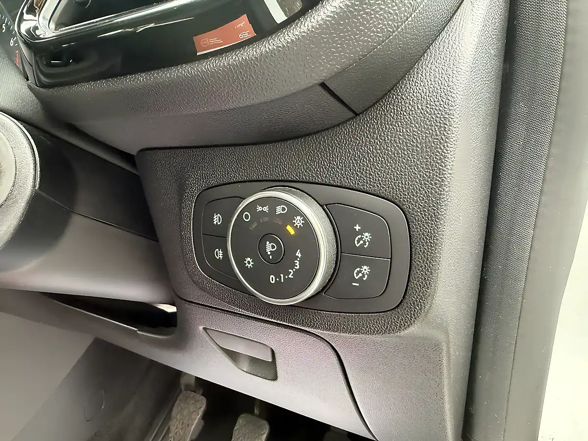 Used 2017 Ford Fiesta Zetec White - Interior and Exterior details 14