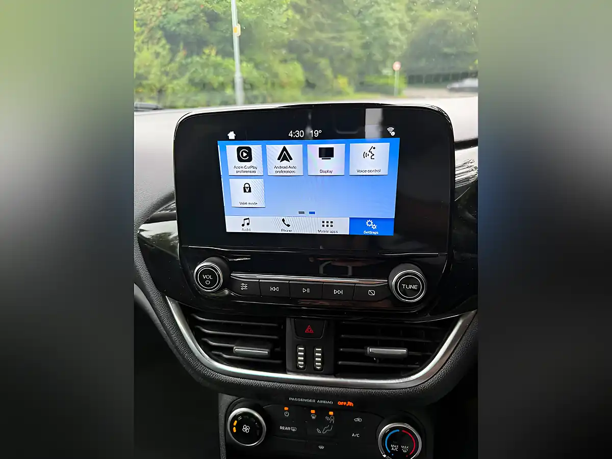 Used 2017 Ford Fiesta Zetec White - Interior and Exterior details 12