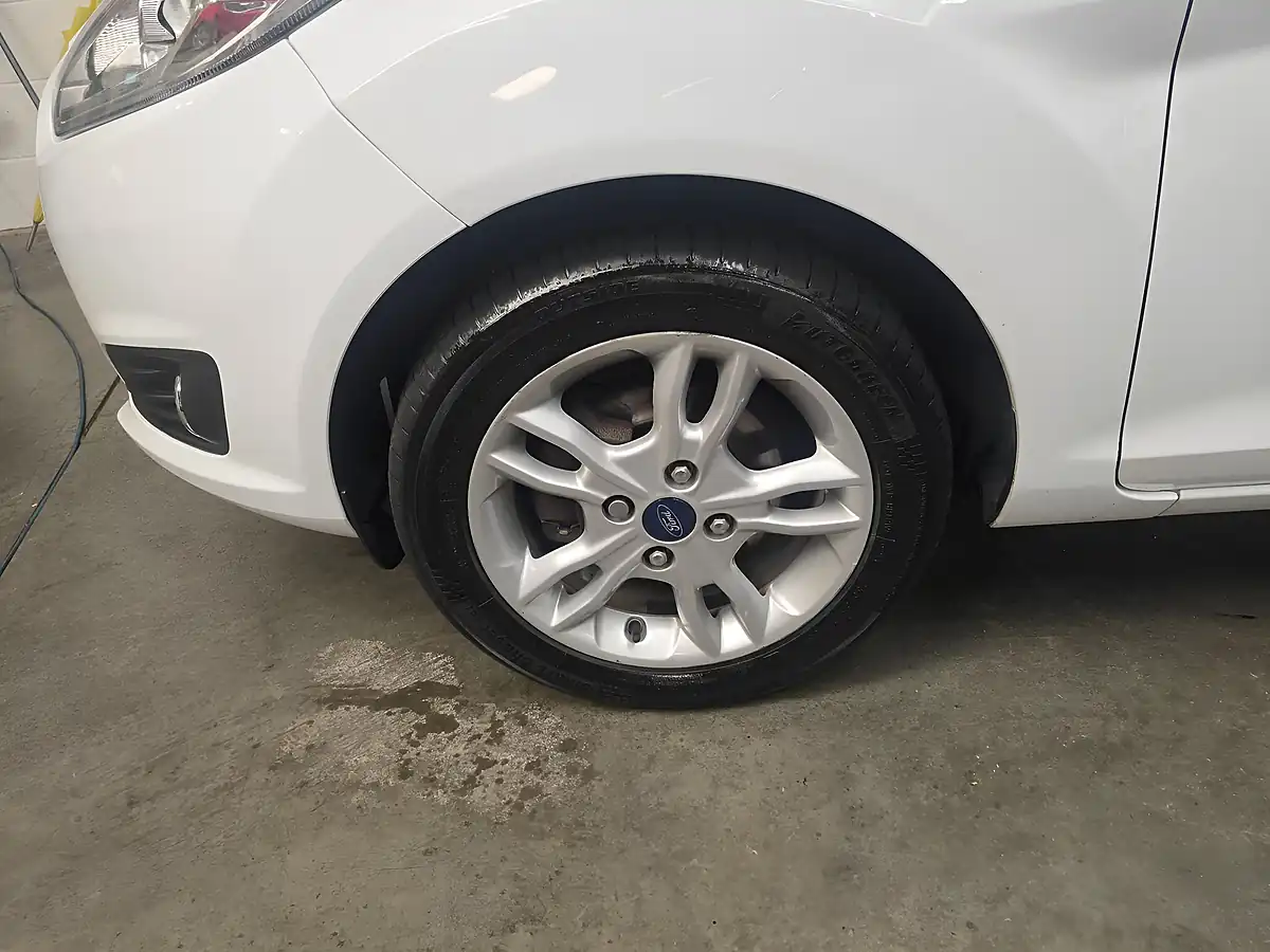 Used 2017 Ford Fiesta Zetec White - Interior and Exterior details 14