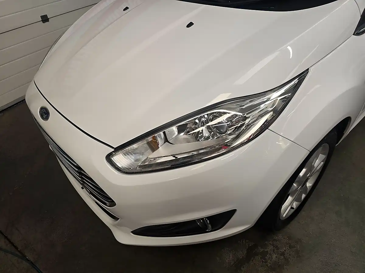 Used 2017 Ford Fiesta Zetec White - Interior and Exterior details 9