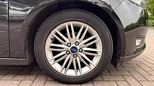 Used 2017 Ford Focus Black - Interior and Exterior details 10