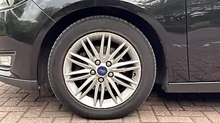 Used 2017 Ford Focus Black - Interior and Exterior details 11