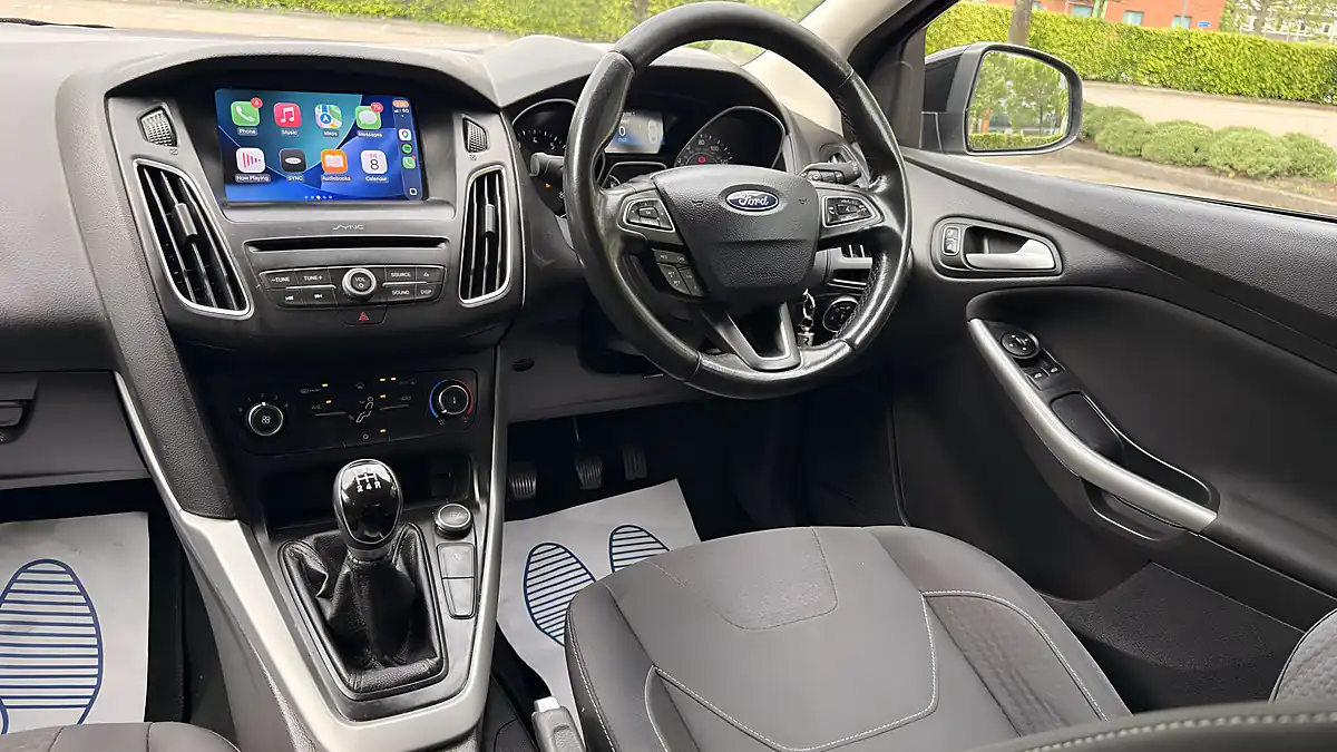 Used 2017 Ford Focus Black - Interior and Exterior details 19