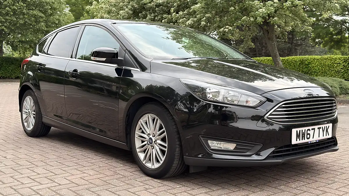 Used 2017 Ford Focus Black - Interior and Exterior details 9