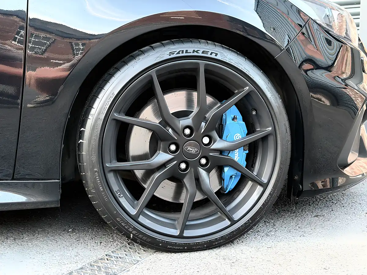 Used 2017 Ford Focus RS Black - Interior and Exterior details 13