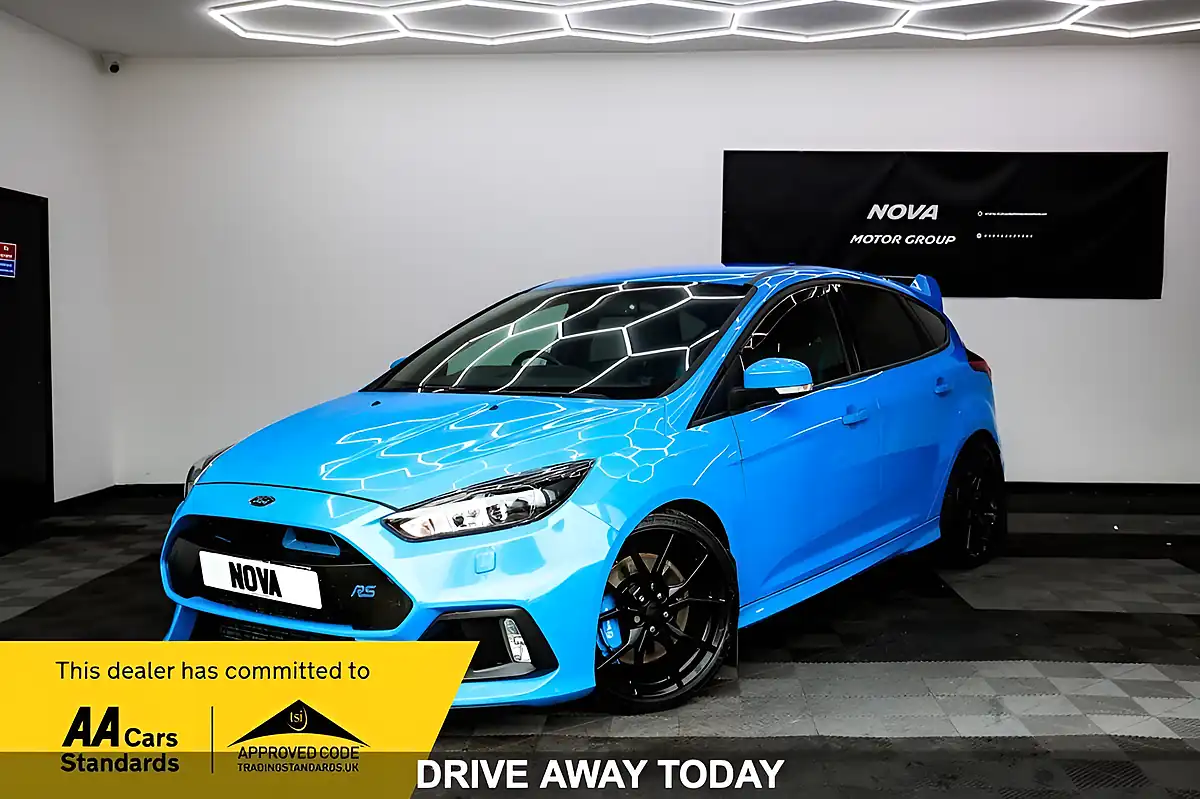 Used 2017 Ford Focus RS Blue - Front View