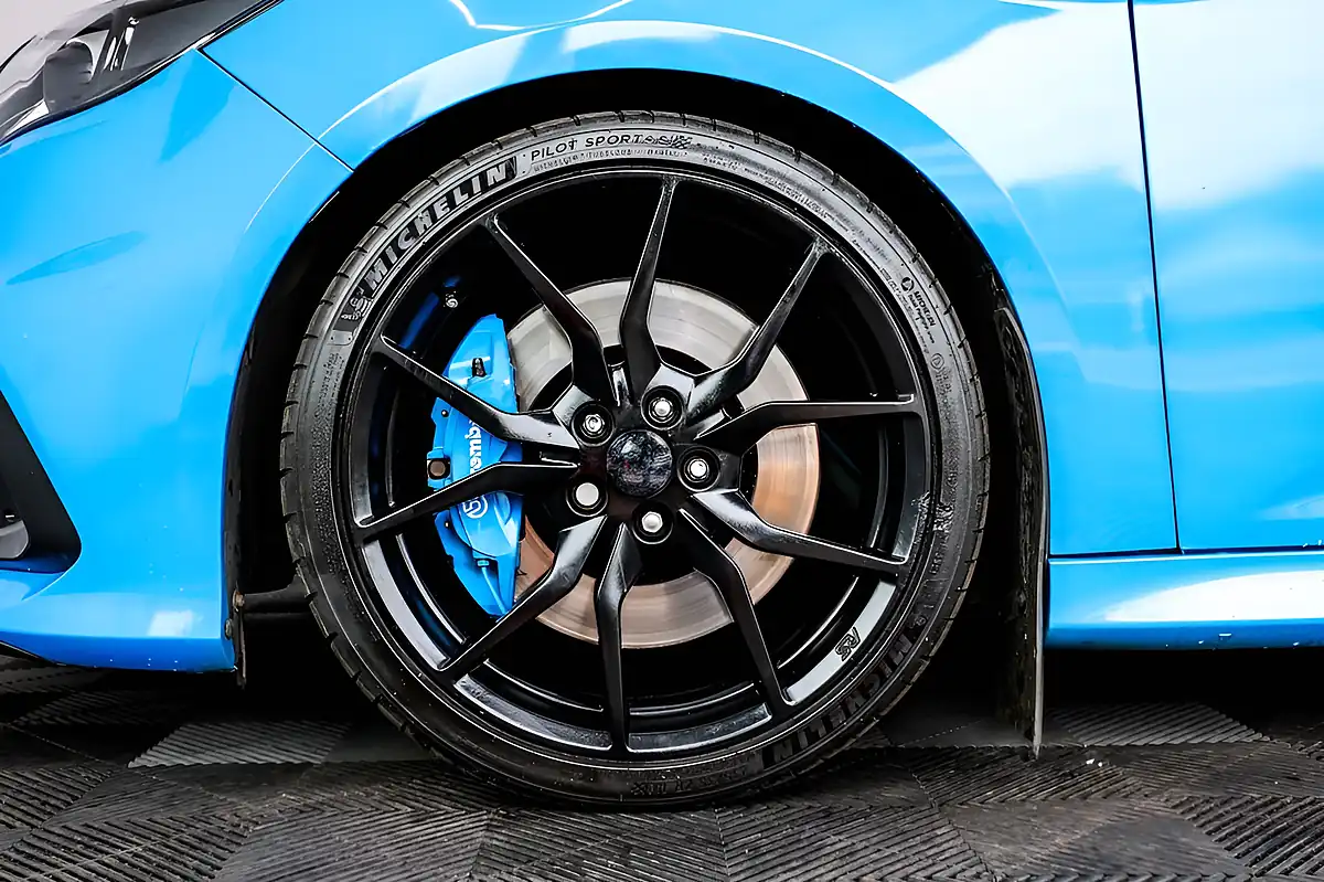Used 2017 Ford Focus RS Blue - Interior and Exterior details 11