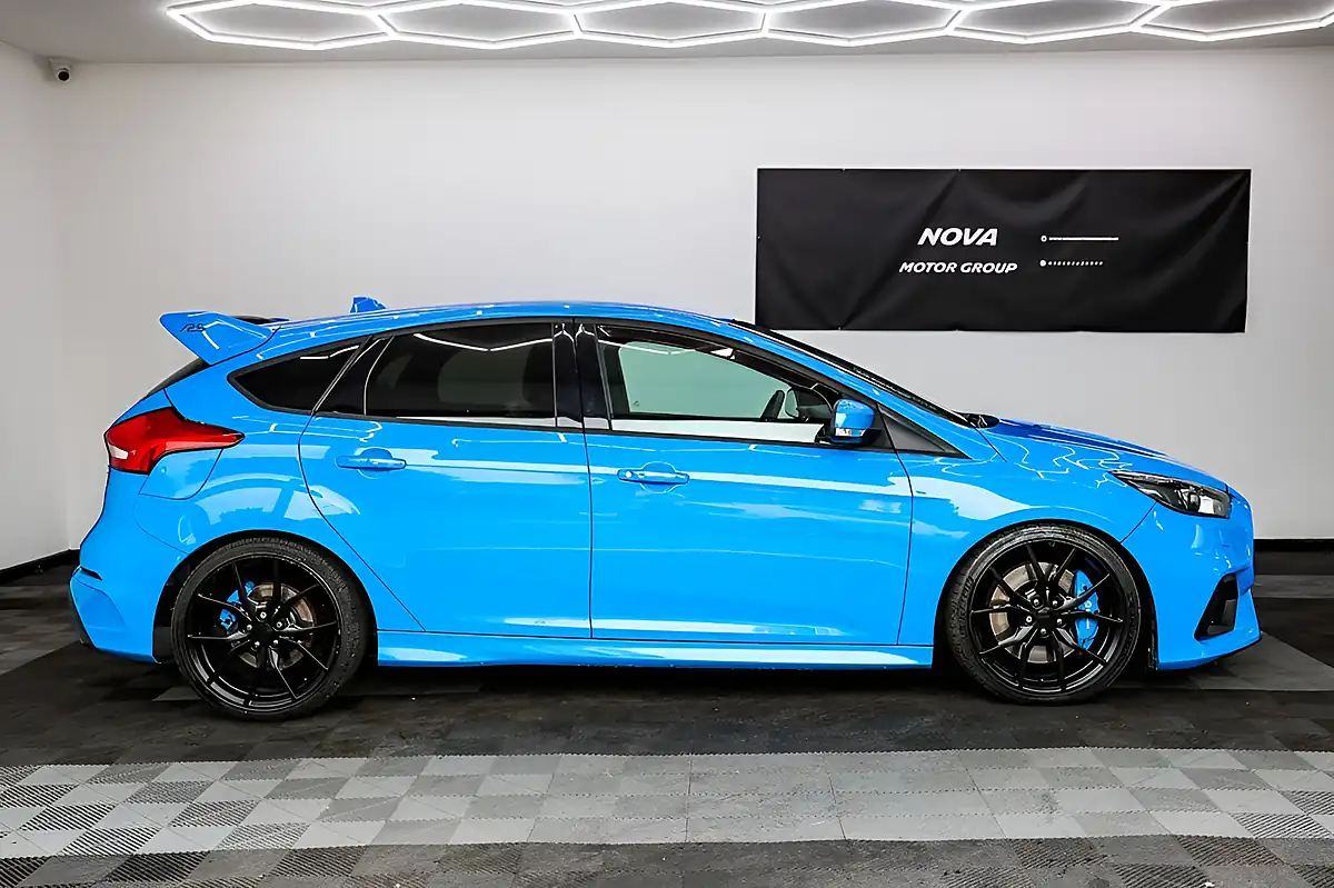 Used 2017 Ford Focus RS Blue - Interior and Exterior details 5