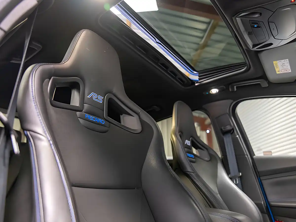 Used 2017 Ford Focus RS Blue - Interior and Exterior details 5