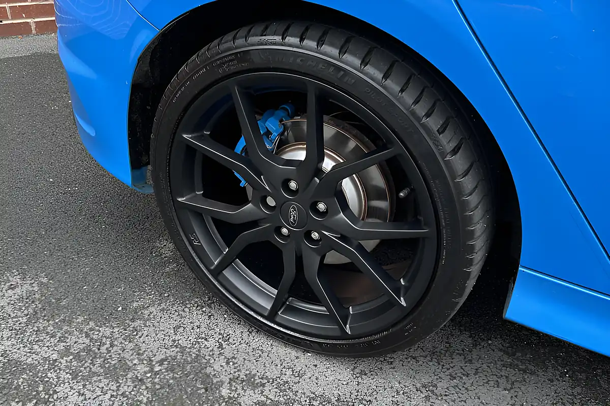 Used 2017 Ford Focus RS Blue - Interior and Exterior details 14