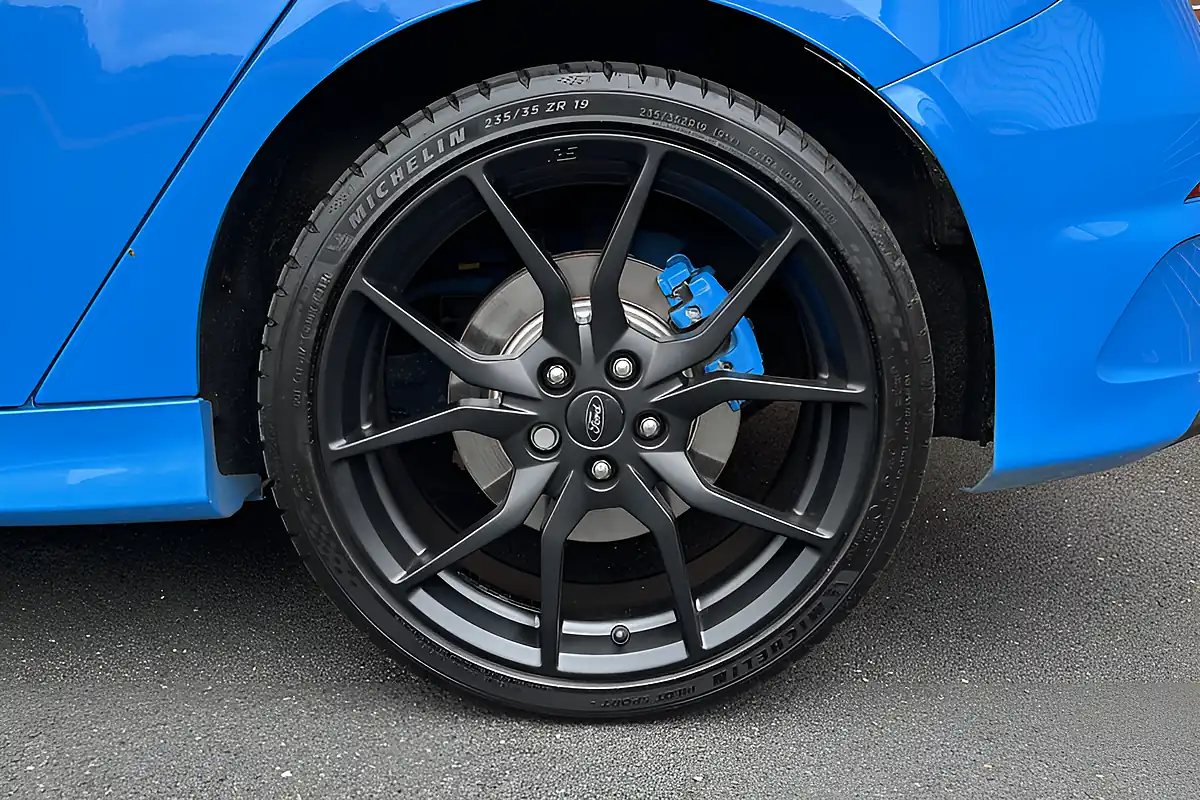 Used 2017 Ford Focus RS Blue - Interior and Exterior details 15