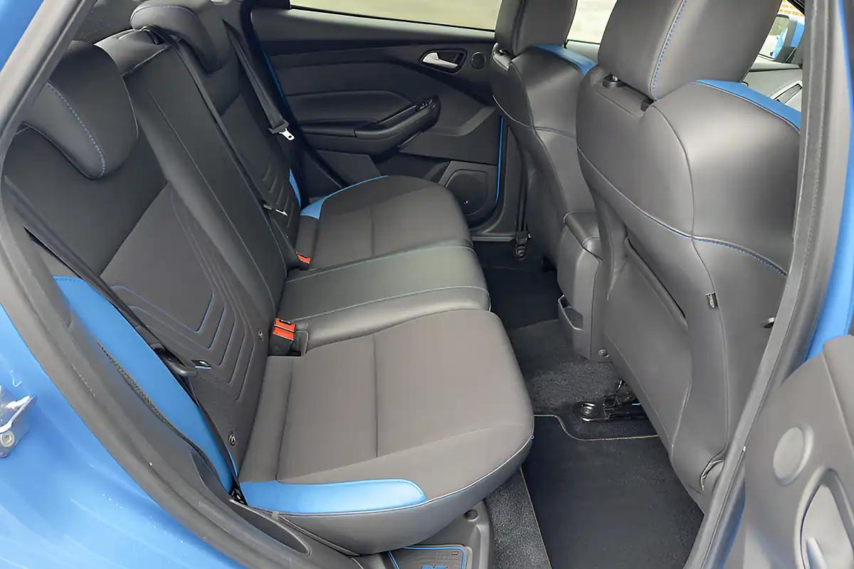 Used 2017 Ford Focus RS Blue - Interior and Exterior details 17