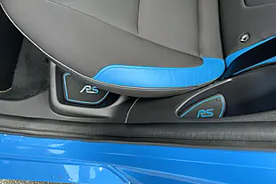 Used 2017 Ford Focus RS Blue - Interior and Exterior details 9