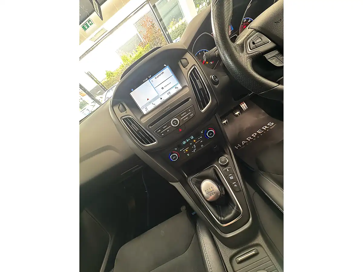 Used 2017 Ford Focus RS Blue - Interior and Exterior details 10