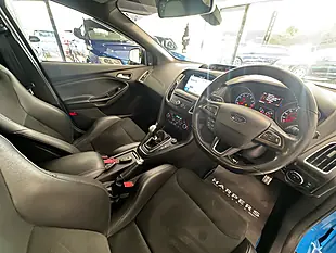 Used 2017 Ford Focus RS Blue - Interior and Exterior details 9