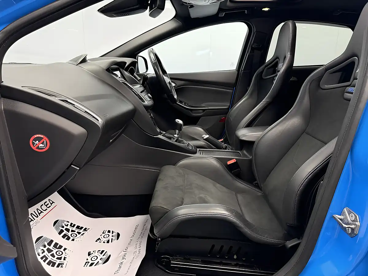 Used 2017 Ford Focus RS Blue - Interior and Exterior details 8