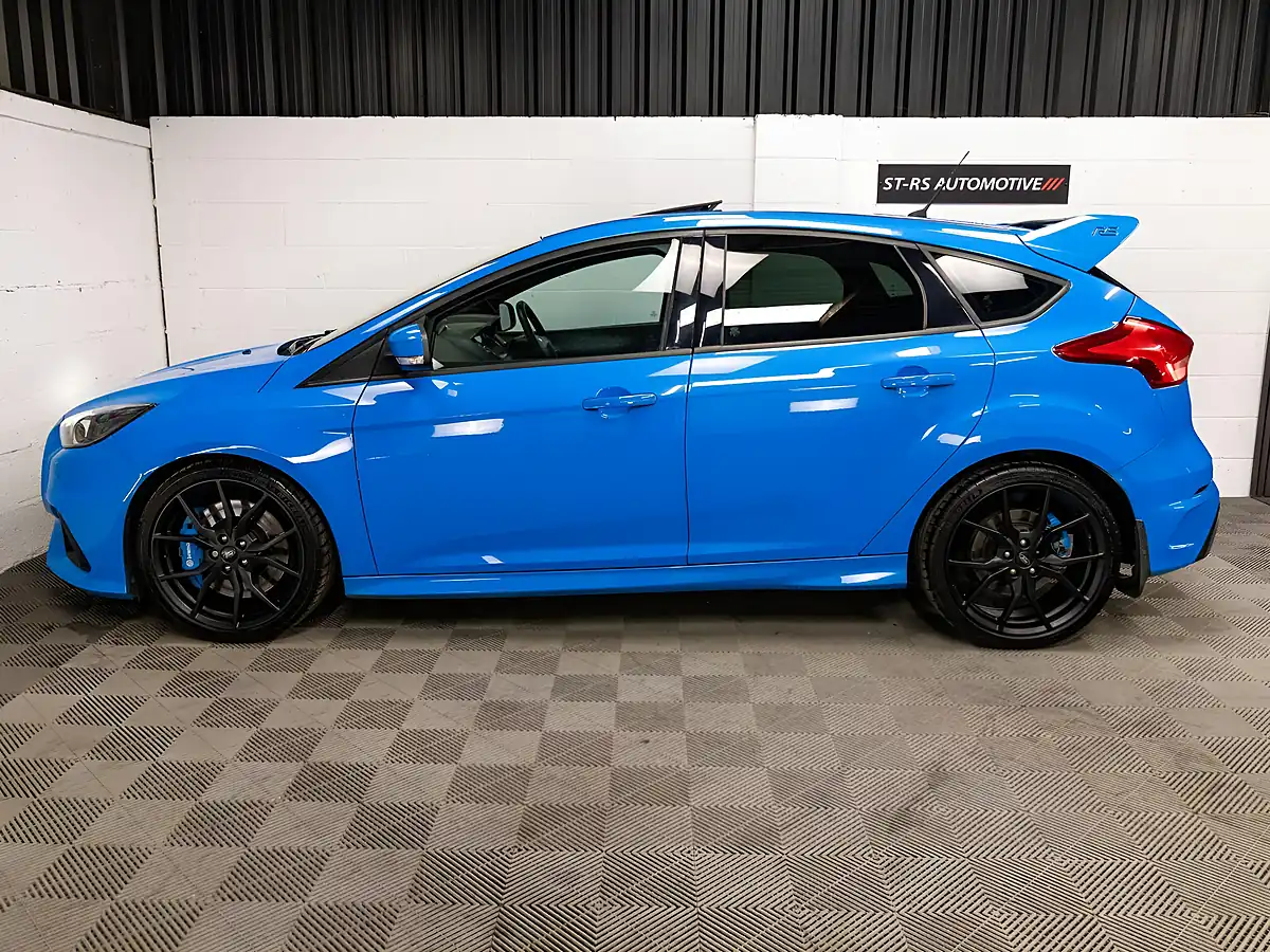Used 2017 Ford Focus RS Blue - Interior and Exterior details 3