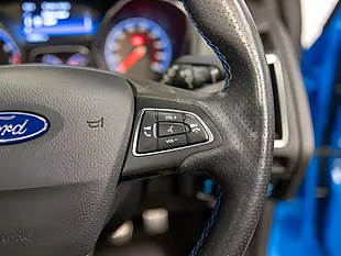 Used 2017 Ford Focus RS Blue - Interior and Exterior details 12