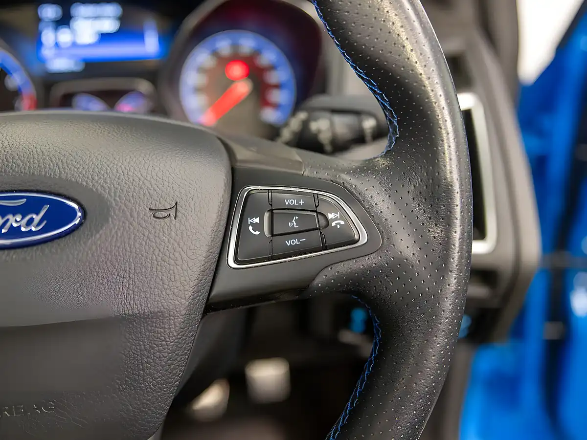 Used 2017 Ford Focus RS Blue - Interior and Exterior details 12