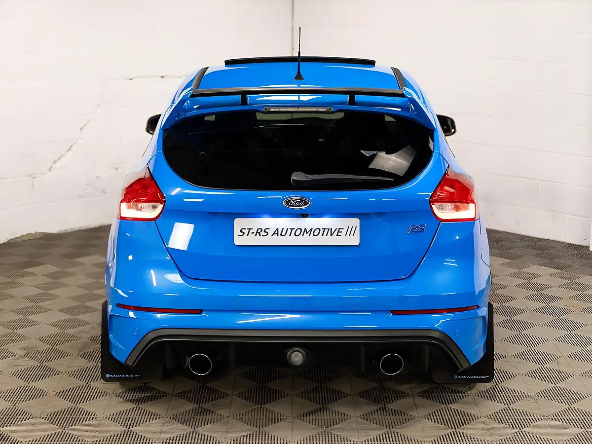Used 2017 Ford Focus RS Blue - Interior and Exterior details 9