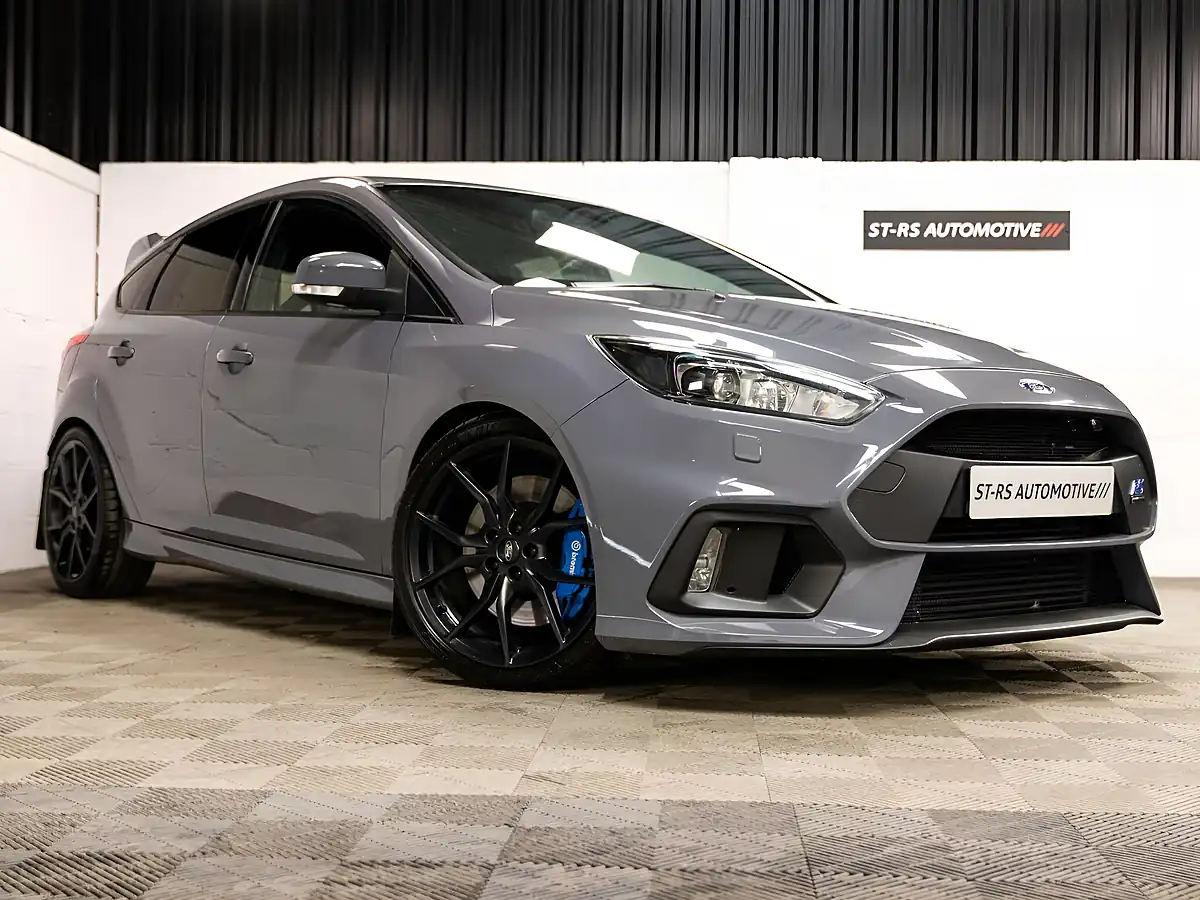 Used 2017 Ford Focus RS Grey - Front View