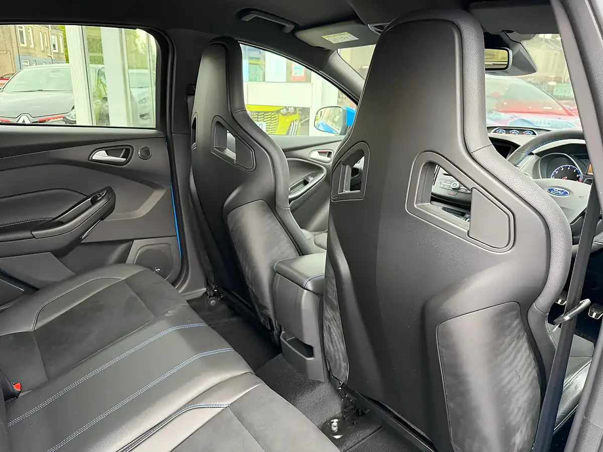 Used 2017 Ford Focus RS Nitrious Blue - Interior and Exterior details 13