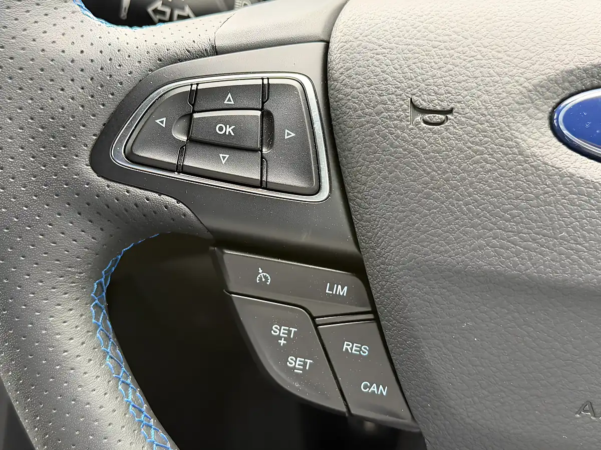 Used 2017 Ford Focus RS Nitrious Blue - Interior and Exterior details 17