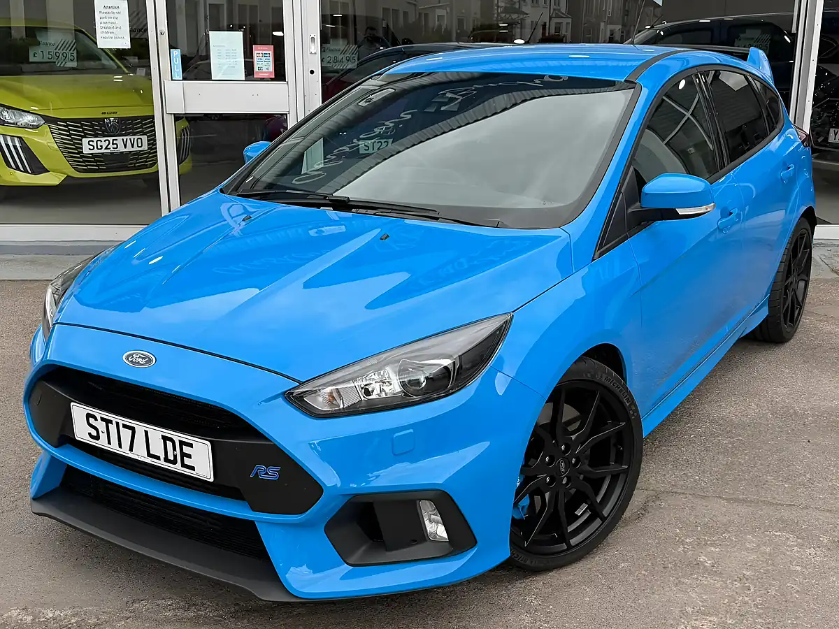 Used 2017 Ford Focus RS Nitrious Blue - Interior and Exterior details 5