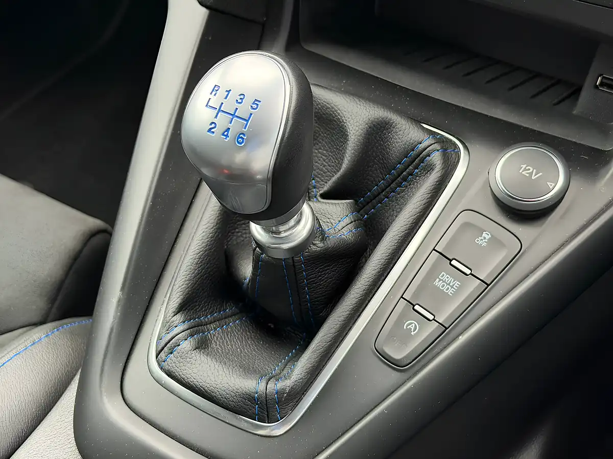 Used 2017 Ford Focus RS Nitrious Blue - Interior and Exterior details 8