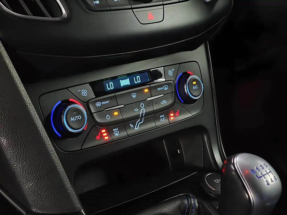 Used 2017 Ford Focus RS Nitrous Blue - Interior and Exterior details 14