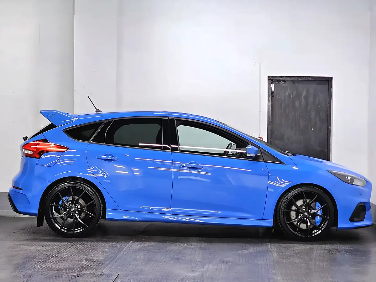 Used 2017 Ford Focus RS Nitrous Blue - Interior and Exterior details 5