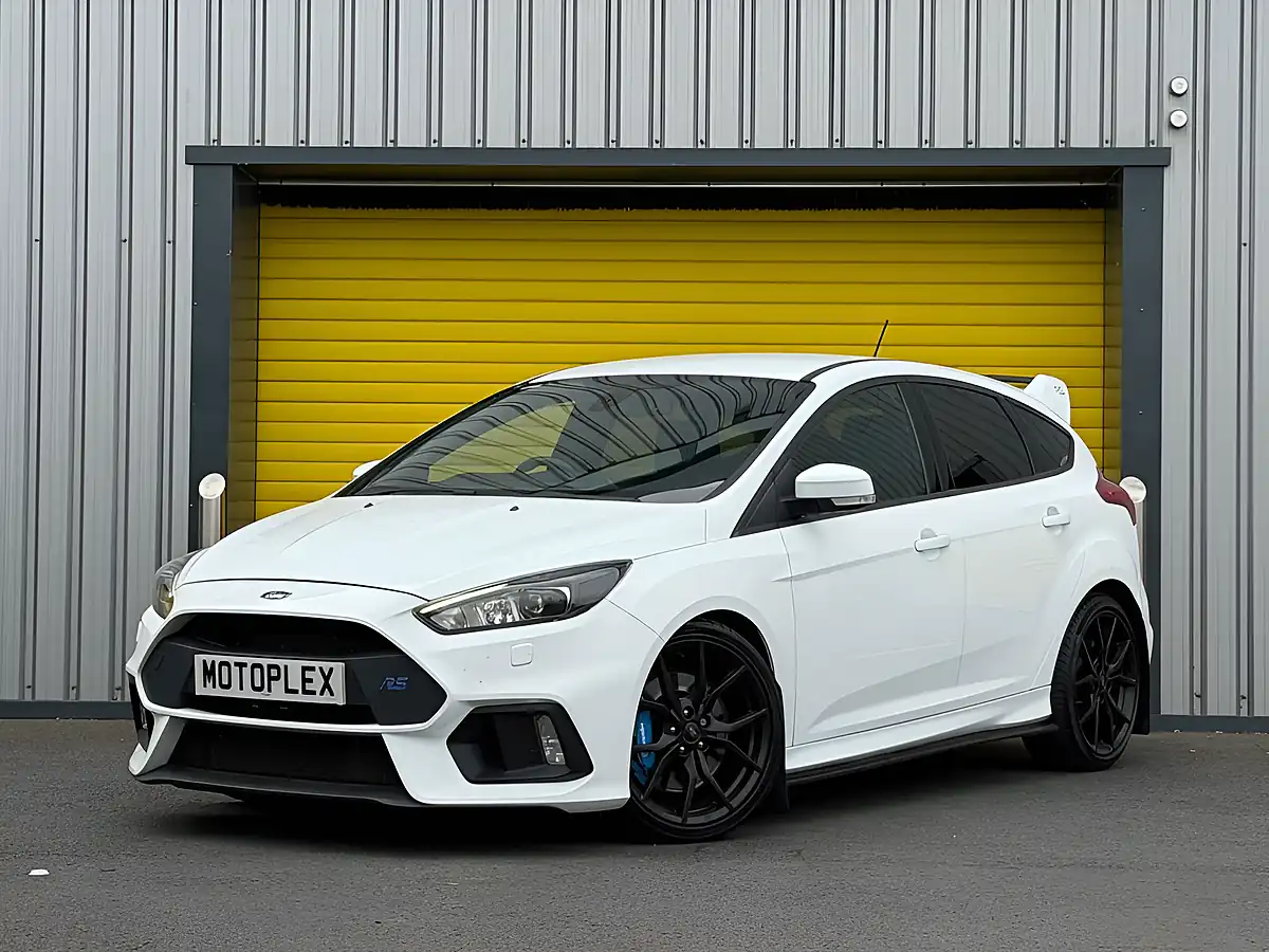 Used 2017 Ford Focus RS White - Front View