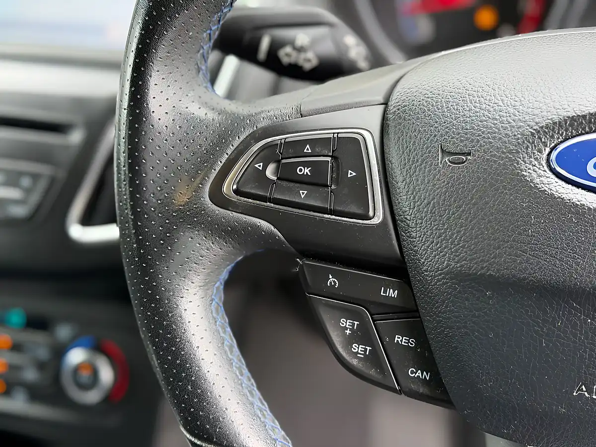 Used 2017 Ford Focus RS White - Interior and Exterior details 18