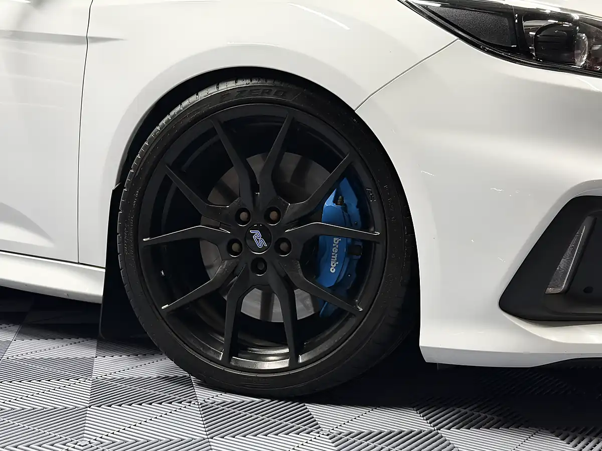 Used 2017 Ford Focus RS White - Interior and Exterior details 8