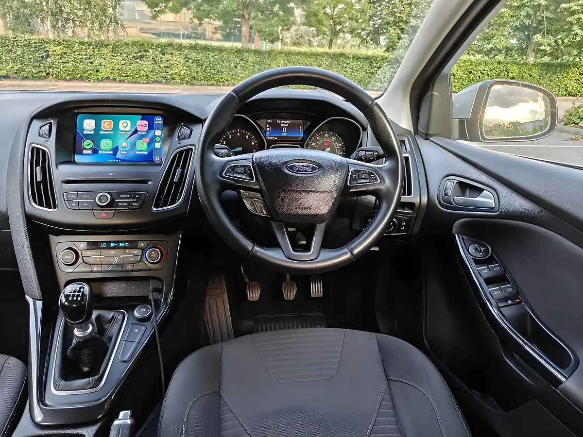 Used 2017 Ford Focus Silver - Interior and Exterior details 11