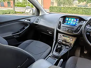 Used 2017 Ford Focus Silver - Interior and Exterior details 12
