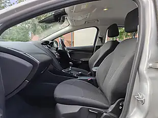 Used 2017 Ford Focus Silver - Interior and Exterior details 13