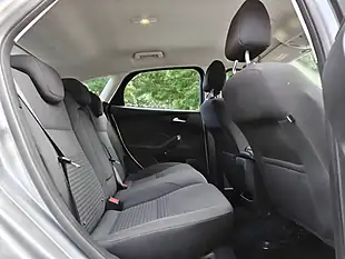 Used 2017 Ford Focus Silver - Interior and Exterior details 16