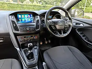 Used 2017 Ford Focus Silver - Interior and Exterior details 18