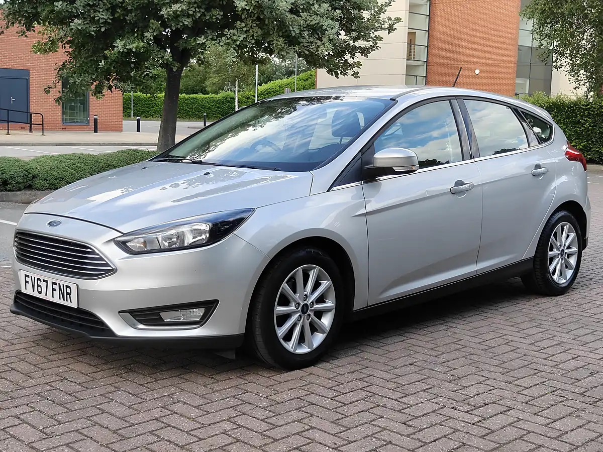 Used 2017 Ford Focus Silver - Interior and Exterior details 3