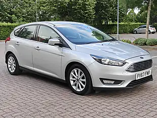 Used 2017 Ford Focus Silver - Interior and Exterior details 4