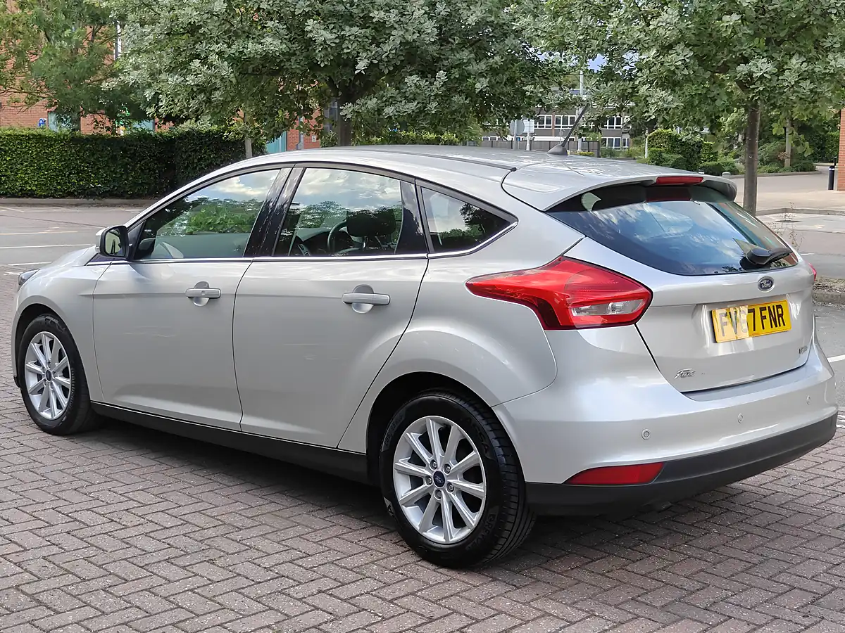 Used 2017 Ford Focus Silver - Interior and Exterior details 6