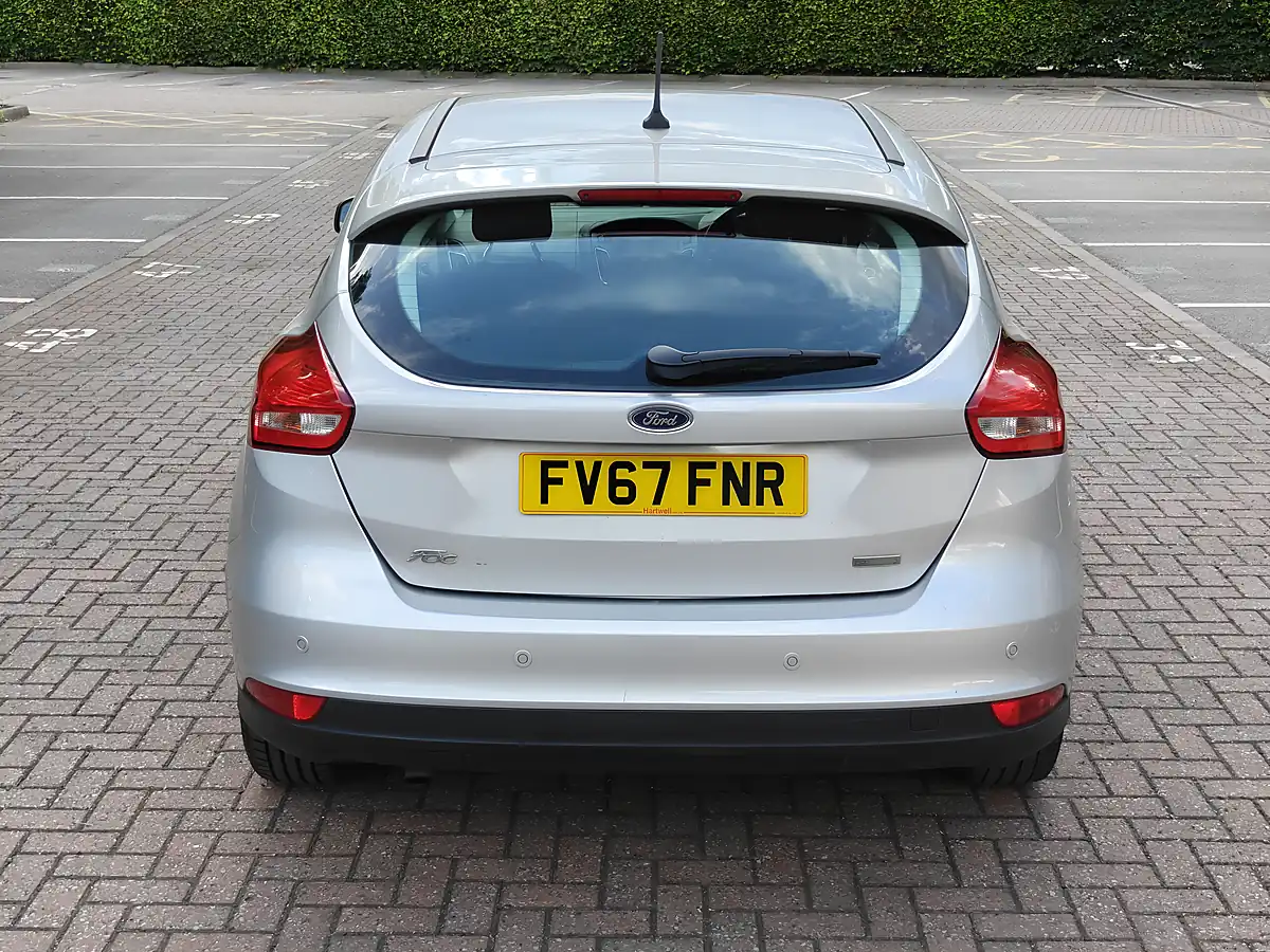 Used 2017 Ford Focus Silver - Interior and Exterior details 7