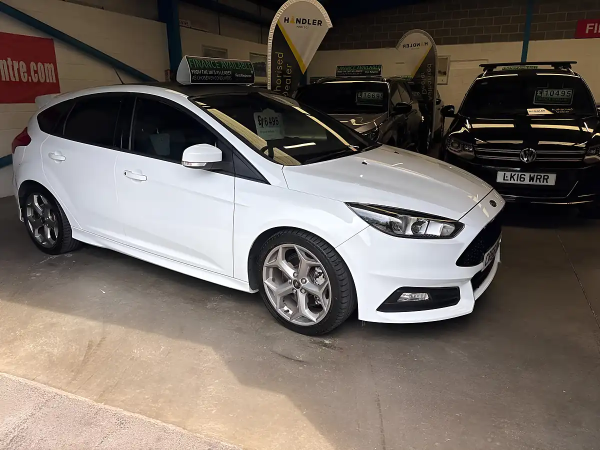 Used 2017 Ford Focus ST-1 White - Interior and Exterior details 10