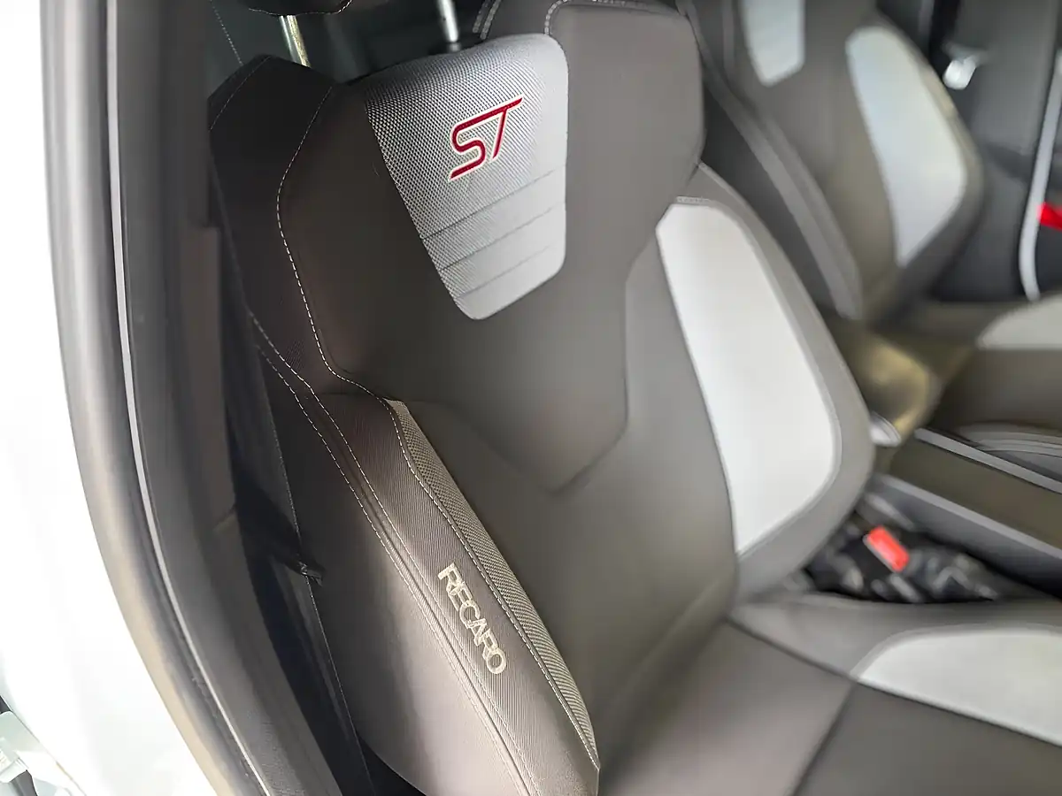 Used 2017 Ford Focus ST-1 White - Interior and Exterior details 12